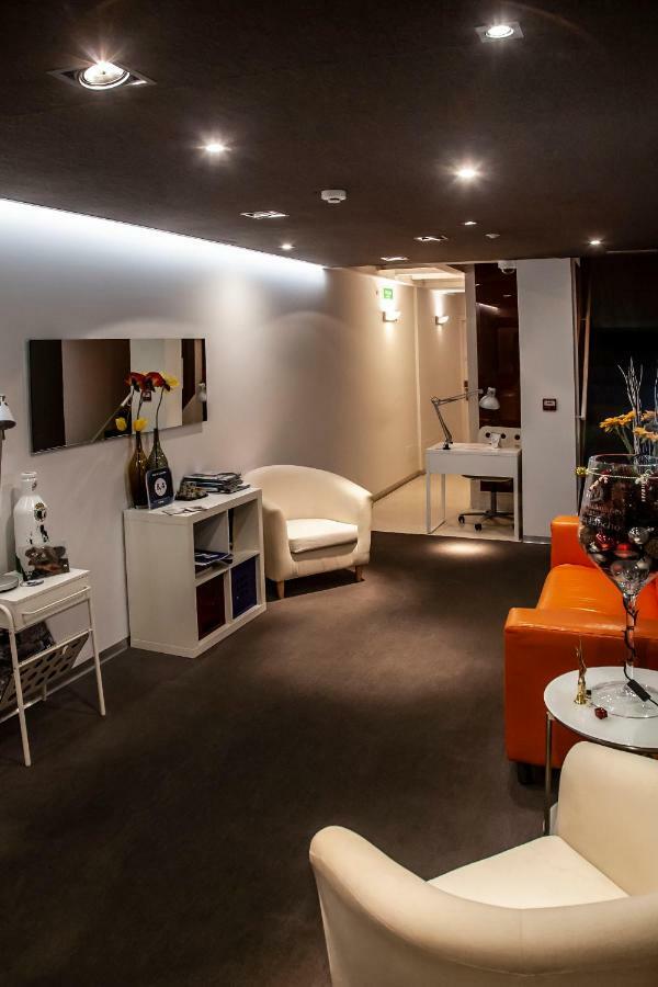 Maria Salome Aparthotel Burgos Ngoại thất bức ảnh
